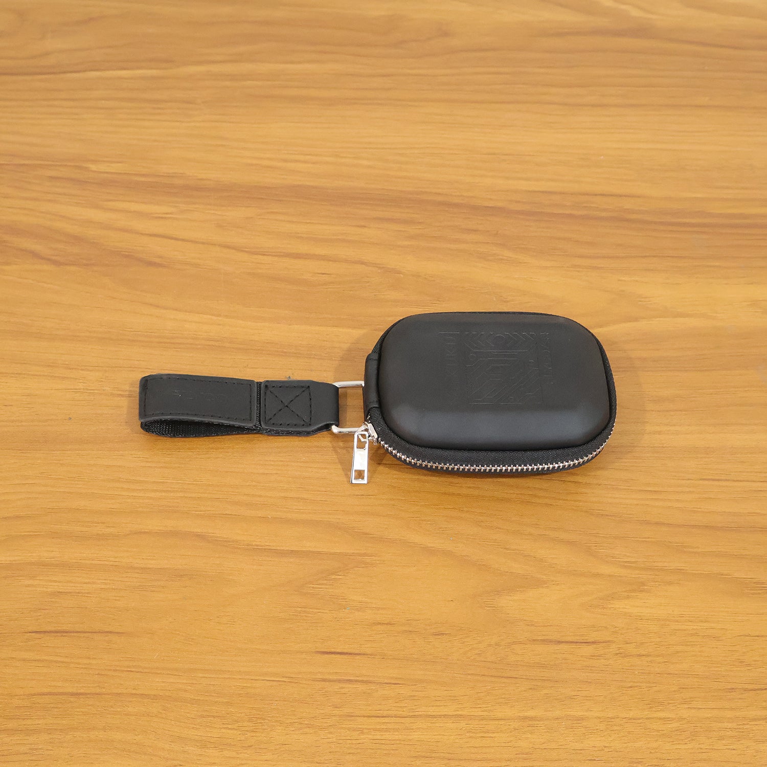 Premium Hard Shell Earphone Carrying Case With Zipper Closure